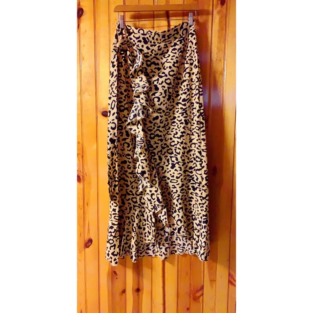 NWOT LEOPARD RUFFLE SKIRT - Picture 2 of 3